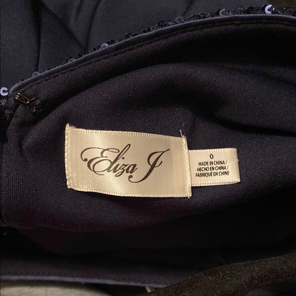 Elegant Navy Sequin Evening Gown - Picture 4 of 4